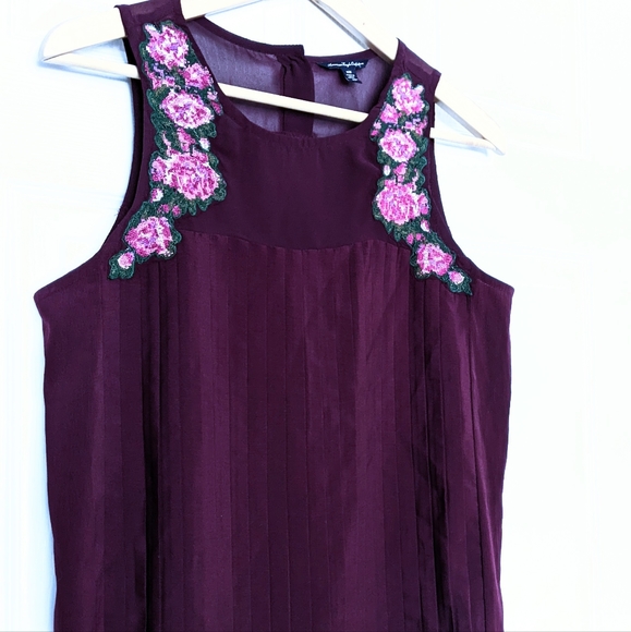 AE Beautiful Burgundy Rosette Embroidered, Sleeveless Occasion Blouse. M. HP! - Picture 7 of 11
